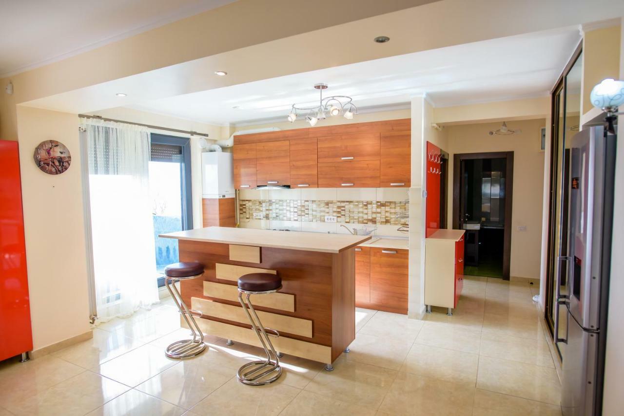 C&Y Zev Apartments Mamaia Eksteriør billede