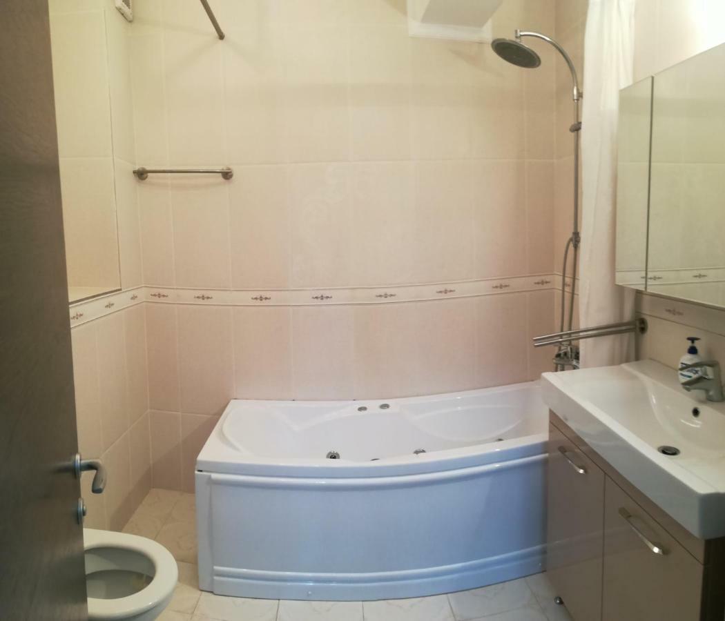 C&Y Zev Apartments Mamaia Eksteriør billede