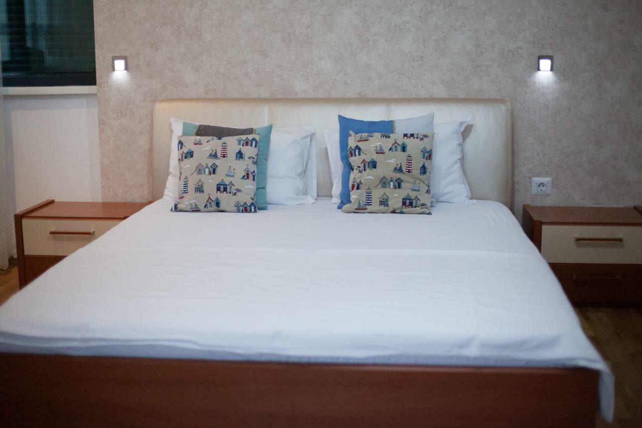 C&Y Zev Apartments Mamaia Eksteriør billede